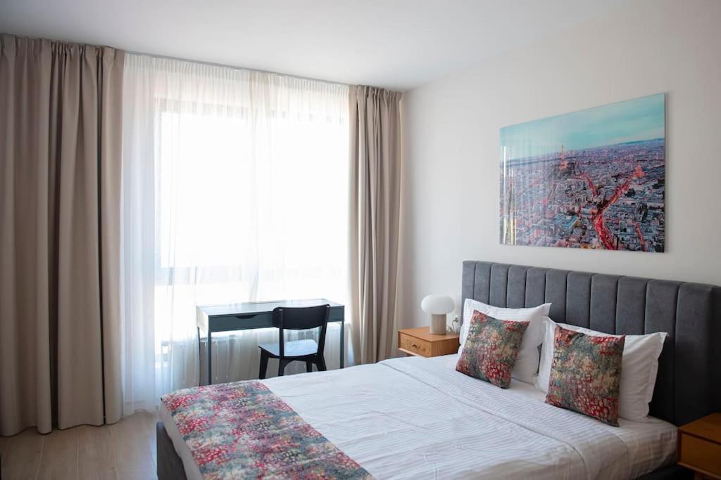New York: A Spacious Modern Apartment With Parking ソフィア エクステリア 写真