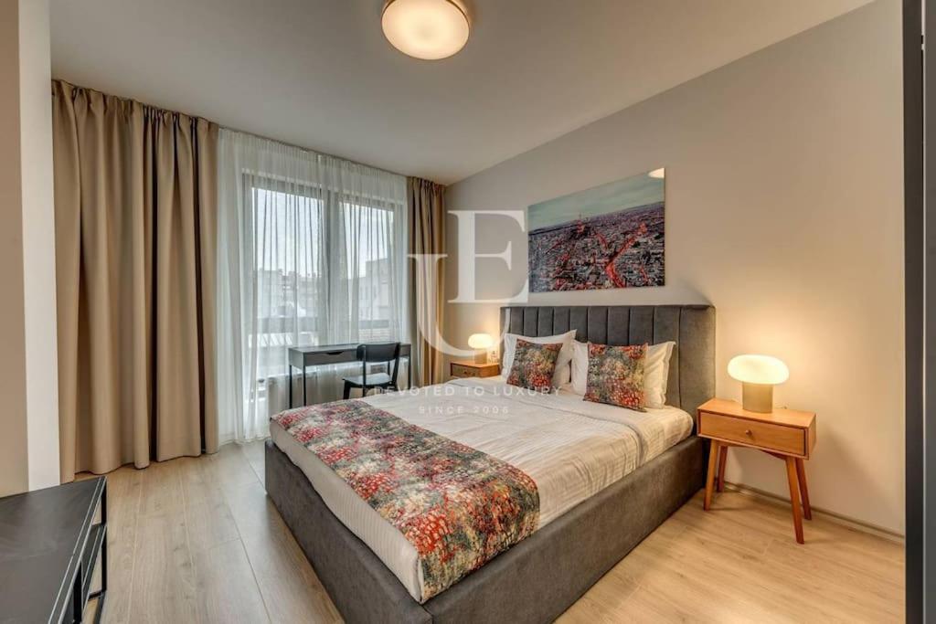 New York: A Spacious Modern Apartment With Parking ソフィア エクステリア 写真