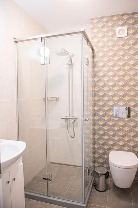 New York: A Spacious Modern Apartment With Parking ソフィア エクステリア 写真