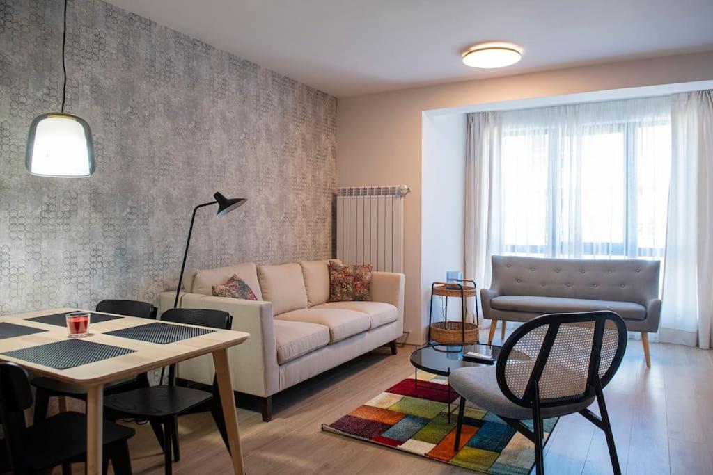 New York: A Spacious Modern Apartment With Parking ソフィア エクステリア 写真