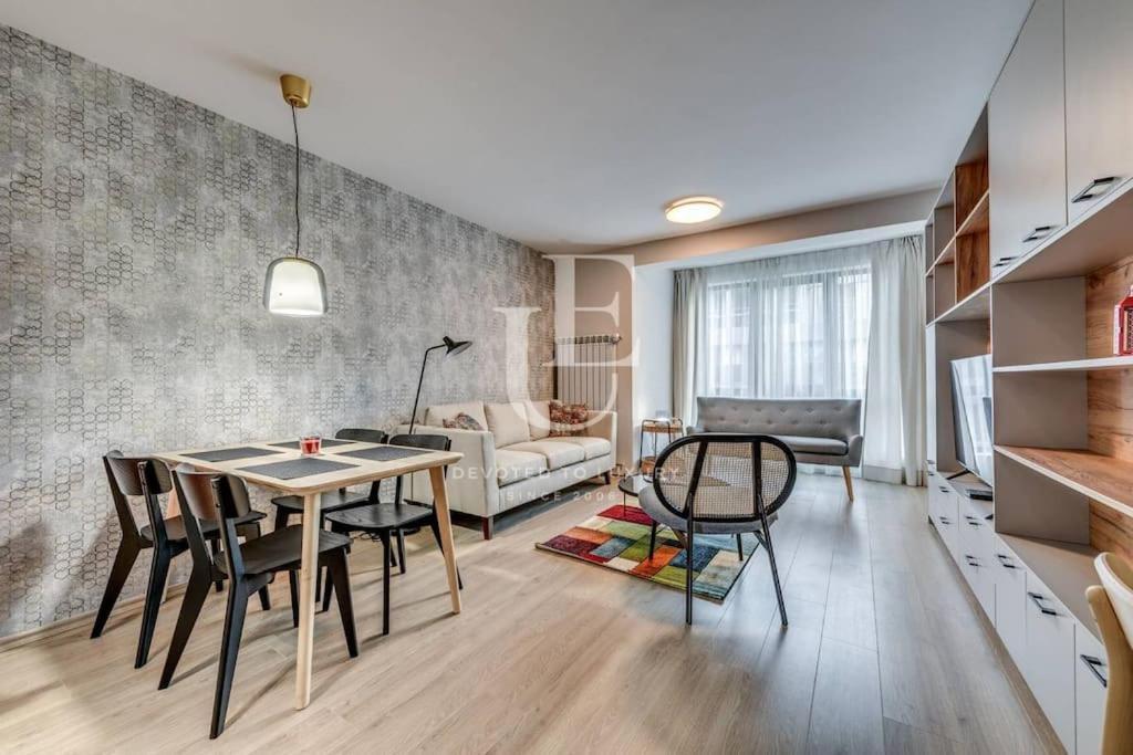 New York: A Spacious Modern Apartment With Parking ソフィア エクステリア 写真