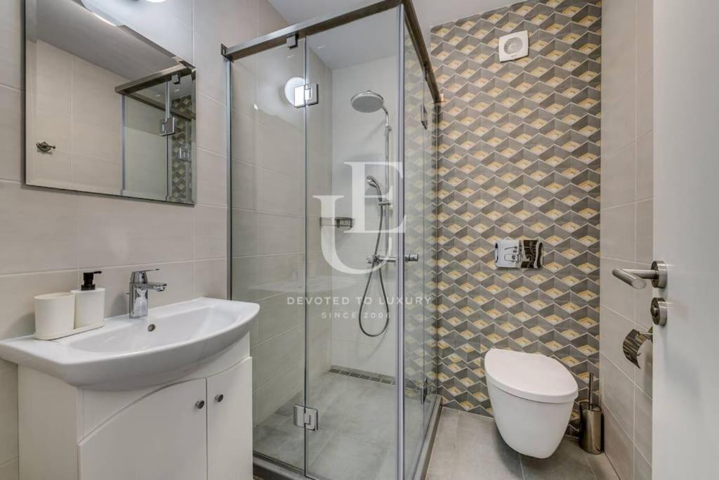New York: A Spacious Modern Apartment With Parking ソフィア エクステリア 写真